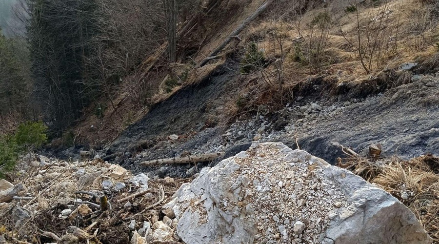 Nevšečnosti na Jesenicah: zemeljski plaz nad Koroško Belo znova aktiven (foto: Facebook/Občina Jesenice)