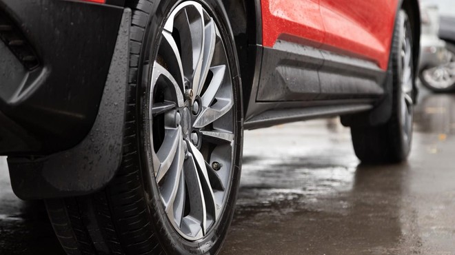 Zimske pnevmatike niso več obvezne (ampak ali je res čas za menjavo gum?) (foto: Profimedia)