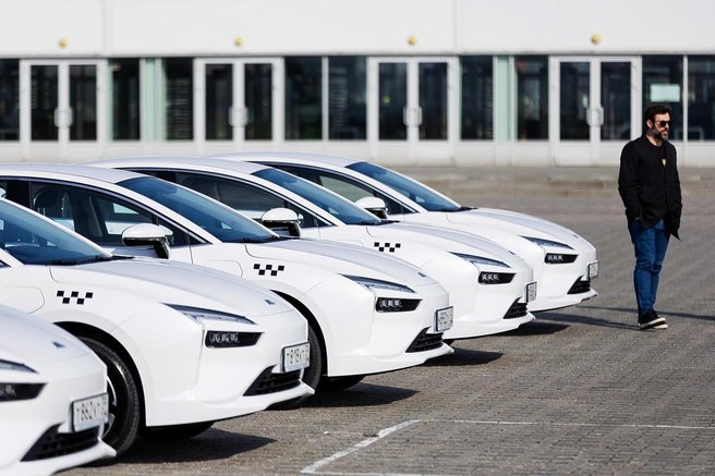Ste vedeli, kolikšna je razlika v ceni električnega in bencinskega avtomobila? Odgovor vas bo presenetil!