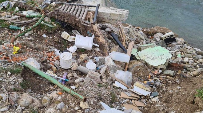 Zgornja Savinjska dolina še vedno polna odpadkov: čistilna akcija je razkrila razsežnost onesnaženja (foto: Facebook/Občina Ljubno)