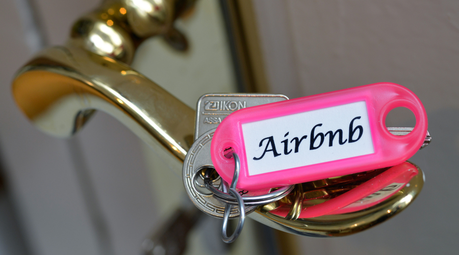 Airbnb zaradi pritožb gostov zaostruje pravila: lastnikom, ki oddajajo stanovanja, so prepovedali ... (foto: Profimedia)