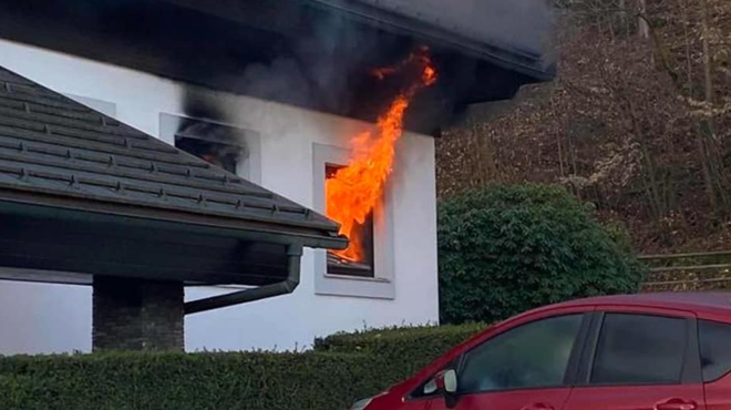 Gasilska intervencija na Gorenjskem: požar izbruhnil zaradi okvarjenega električnega aparata (foto: Facebook/PGD Brezje na Gorenjskem)