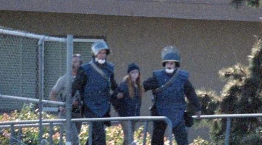 Ker ni marala ponedeljkov, je izvedla strelski napad na šolo: ubila je ravnatelja in hišnika (foto: YouTube/posnetek zaslona)