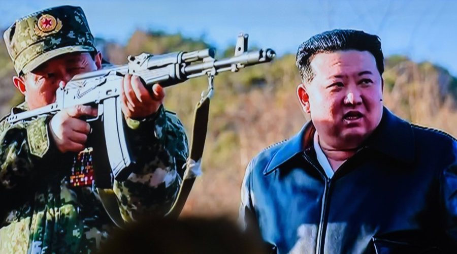 Med visokim ameriškim obiskom v Seulu iz Severne Koreje poletele balistične rakete (foto: Profimedia)