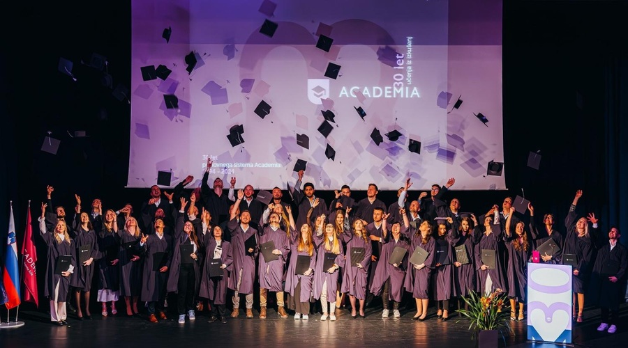 Academia obeležila 30. obletnico delovanja s svečano podelitvijo diplom (foto: Žiga Kalan)
