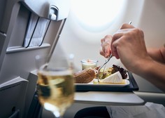 Kako poteka priprava jedi na letalih? (Proces je bolj zapleten, kot si mislite)