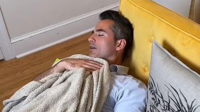Kako zaspati v manj kot 3 minutah? Trik, ki je postal hit na družbenih omrežjih (VIDEO) (foto: TikTok/youngeryoudoc/posnetek zaslona)