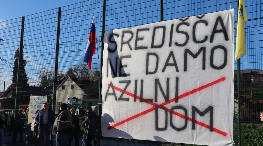 Središče ob Dravi se bori: zbrali že več tisoč podpisov proti azilnemu domu (foto: Vida Toš/STA)