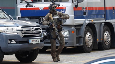policija