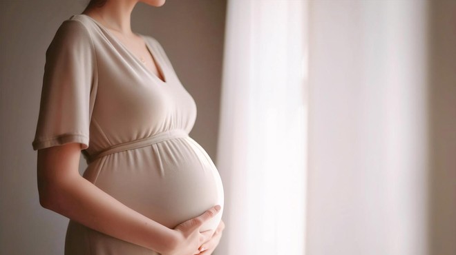 Sporna odločitev? Nasprotniki splava bodo lahko prisotni na klinikah za prekinitev nosečnosti (foto: Profimedia)
