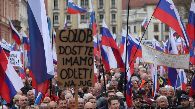 Protivladni protest v središču Ljubljane: "Golob, dosti te imamo!" (foto: Žiga Živulovič jr./Bobo)