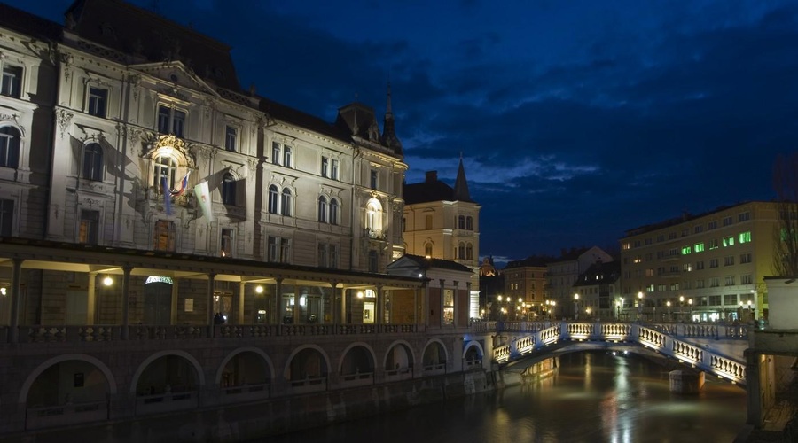 To je razlog, zakaj bodo zvečer za eno uro ugasnile luči (foto: Profimedia)
