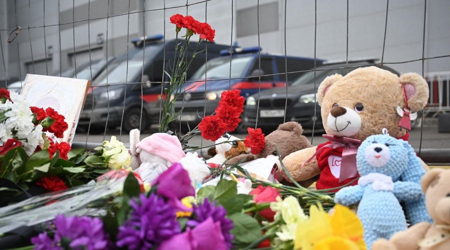 IS trdi, da so napad v Moskvi izvedli štirje njeni borci, cilj je bilo na tisoče kristjanov v koncertni dvorani (foto: Profimedia)