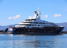Plavajoči luksuz, vreden skoraj 300 milijonov evrov, je vplul k sosedom (VIDEO)