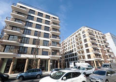 Kupila stanovanje v novogradnji in doživela hladen tuš: "V stanovanju je treba biti dobesedno vsak dan s slušalkami ..."