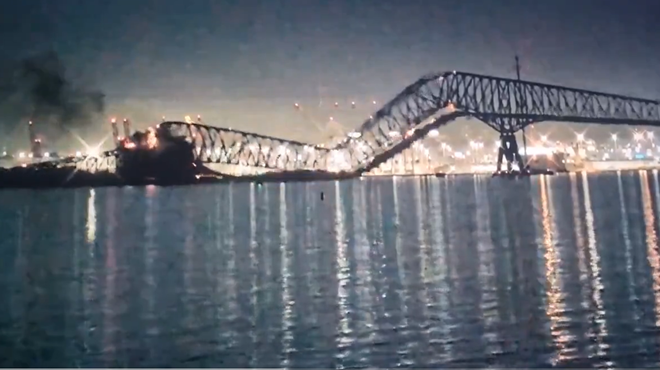 Šokanten posnetek trenutka, ob katerem zaledeni kri: ladja trčila v znameniti most (VIDEO) (foto: Posnetek zaslona/OSINTdefend)