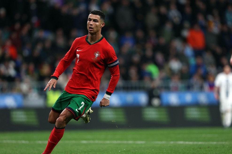 Potolčeni Cristiano Ronaldo zapustil Slovenijo: poglejte, s kakšnim letalom je odletel z Brnika (in koliko stane!) (foto: Bobo/Borut Živulović)