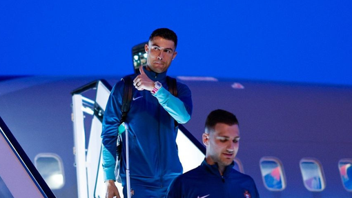 Ste opazili kovček, s katerim je Ronaldo prišel v Slovenijo? (Je prestižne znamke, cena pa vas bo vrgla na zadnjico)