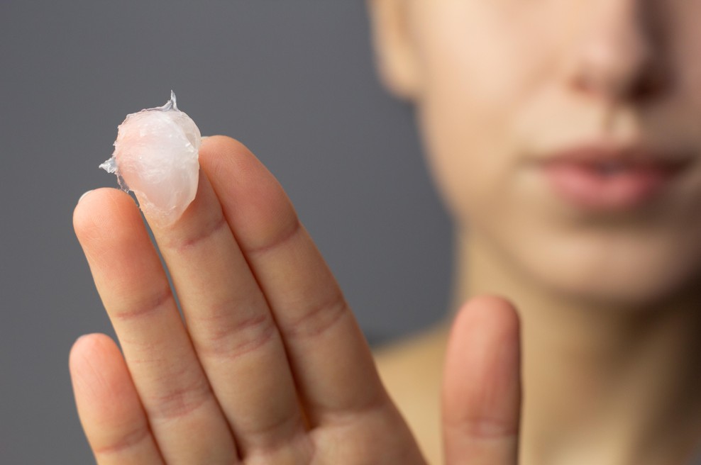 Poslovite se od dragih krem in jih nadomestite s tem preprostim izdelkom (vsi ga imamo doma!) (foto: Shutterstock)