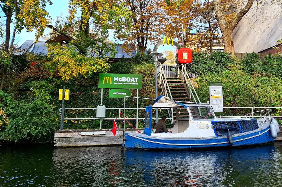 V McDonald's z ladjo? Zakaj pa ne! (foto: Reddit)