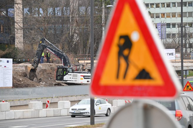 dela na Dunajski cesti