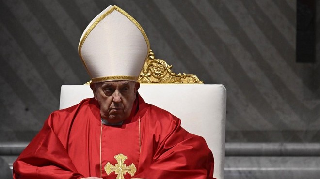 Tradicionalni križev pot letos s posebnostjo: kaj je prvič naredil papež Frančišek? (foto: Profimedia)