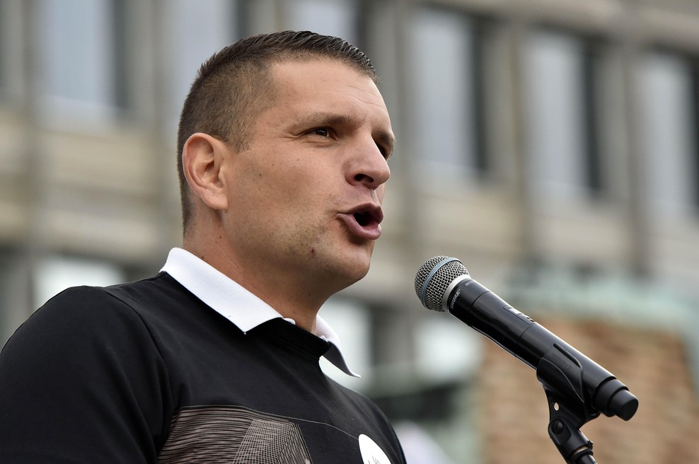 Slavni slovenski obrazi gredo na evropske volitve s stranko Resnica (jih prepoznate?) (foto: Profimedia)