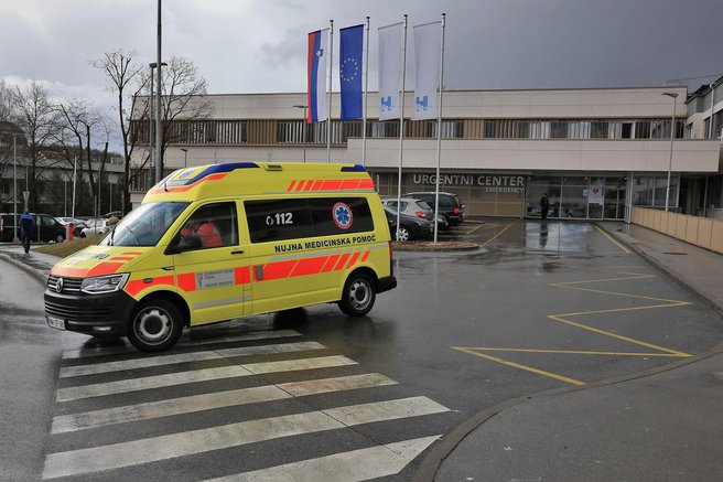 novo mesto bolnišnica reševalno vozilo