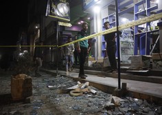 V času največje gneče na tržnici odjeknila močna eksplozija, umrlo najmanj osem ljudi