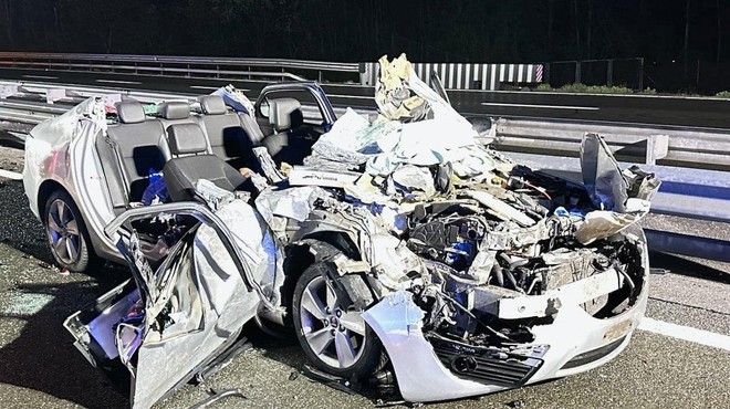 FOTO: Huda prometna nesreča na primorski avtocesti, več oseb poškodovanih (foto: Facebook/PGD Razdrto)