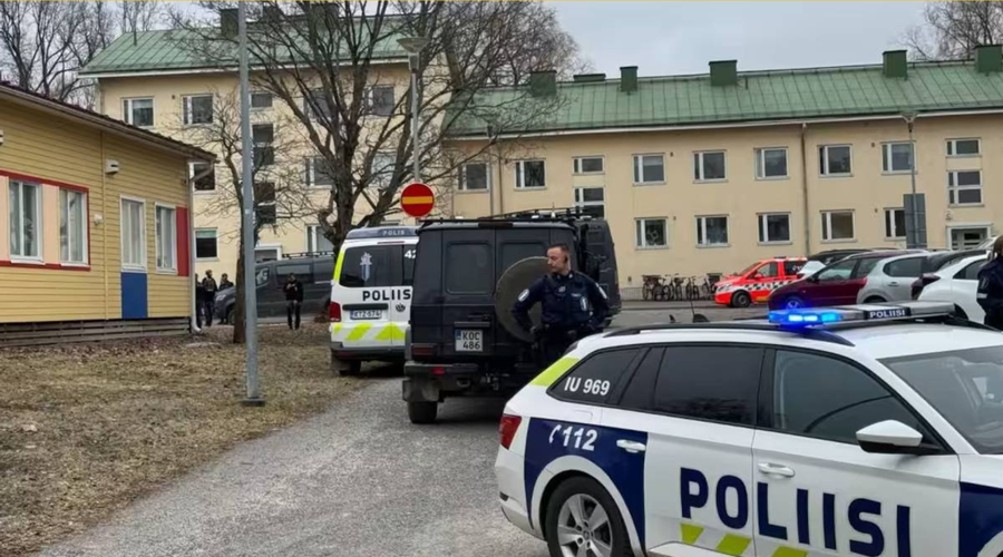 Grozljiv strelski pohod: na osnovni šoli prišlo do streljanja, po prvih podatkih je več ranjenih (foto: X/Imtiaz Mahmood)
