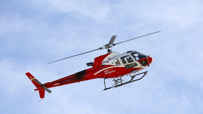 Žalosten dan v švicarskih Alpah, strmoglavil je helikopter (foto: Profimedia)