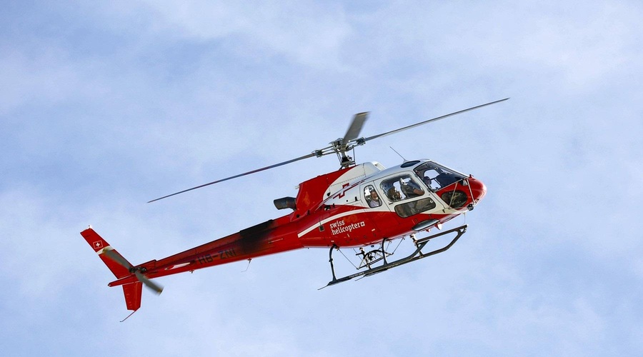 Žalosten dan v švicarskih Alpah, strmoglavil je helikopter (foto: Profimedia)