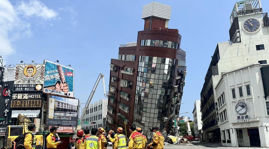 Potres na Tajvanu terjal več smrtnih žrtev, številni še vedno ujeti v zgradbah (foto: Profimedia)