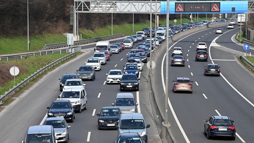 Vozniki, pozor: DARS razkril datume, ko bo na slovenskih cestah vladah pravi kaos (takrat raje ostanite doma!)