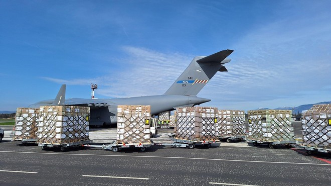 Slovenija poslala 33 ton humanitarne pomoči za prebivalce Gaze (foto: Omrežje X/Ministrstvo za obrambo RS)