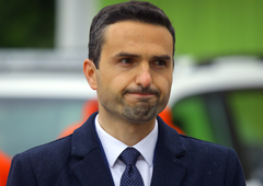 Šok za Mateja Tonina: ostal brez poslanske imunitete, zdaj mu grozi kazenski postopek