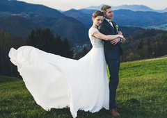 Slekla kombinezon in si nadela poročno obleko: poglejte, kako se bo po novem pisala Nika Križnar (FOTO)