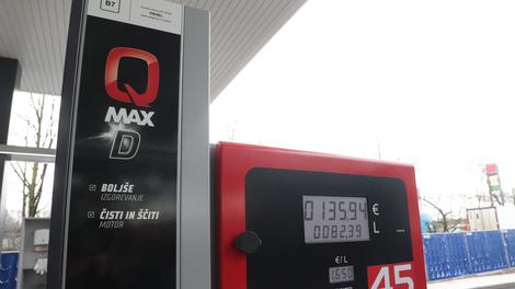 Imate prazen tank? Hitro na črpalko, opolnoči sledi podražitev goriva