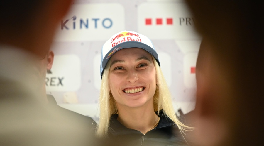Neverjetna Janja Garnbret že na začetku olimpijske sezone z zmagovito kombinacijo (foto: Bobo/Žiga Živulović jr.)