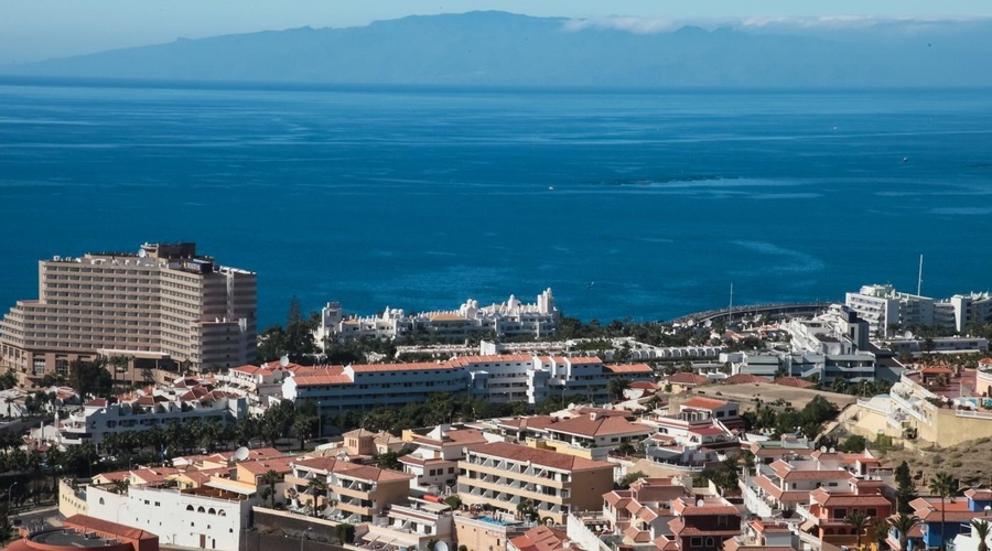 Temna plat turizma: domačini prisiljeni živeti v jamah in avtih (foto: Profimedia)