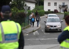 Policija prejela nove prijave o domnevnih grožnjah šolam. Kaj pravi o njih?