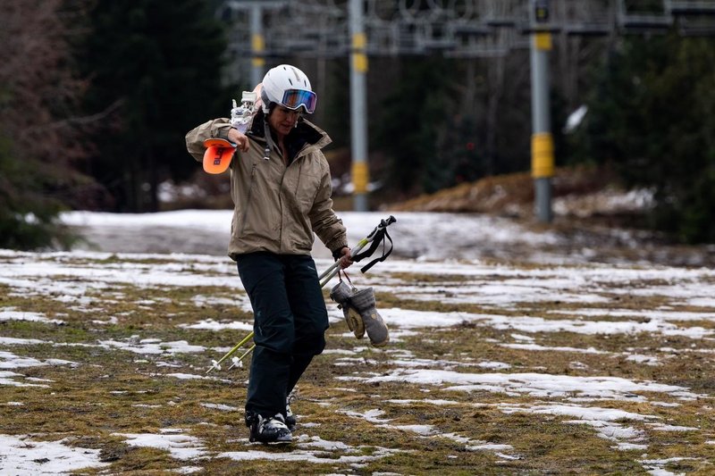 Pomanjkanje snega na smučišču v Kanadi, 29. 12. 2023