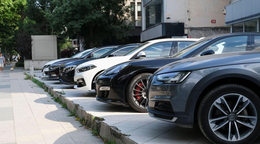 Pozor! Zaradi nevarnosti požara vpoklicali avtomobile, ki jih najdemo tudi v Sloveniji (foto: Profimedia)