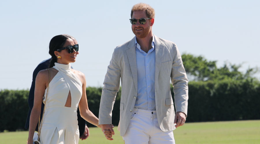 Nov incident Meghan Markle: preprečila ženski, da bi stala ob njenem Harryju (FOTO) (foto: Profimedia)