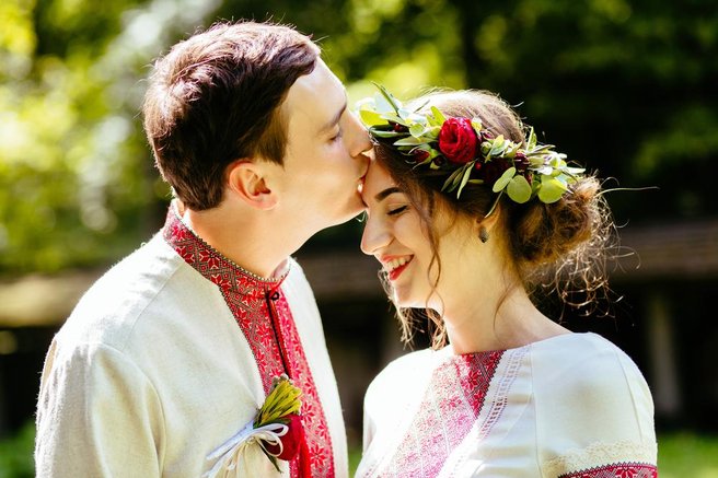 Kdaj ste se poročili? Preverite, kaj mesec poroke razkriva o vašem zakonu