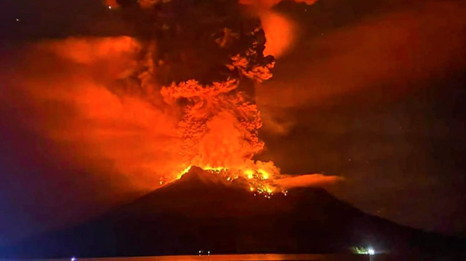 Vulkan izbruhnil v Indoneziji. (foto: Profimedia)