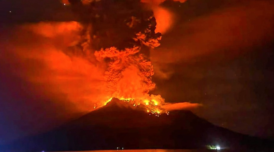 Vulkan izbruhnil v Indoneziji. (foto: Profimedia)