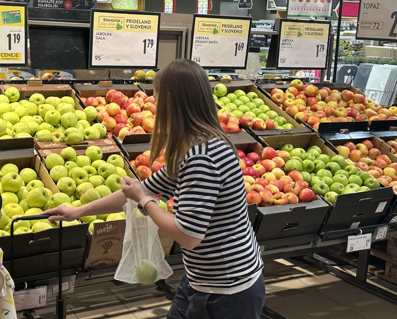 Praktična vrečka za večkratno uporabo pride prav pri nakupu sadja in zelenjave.