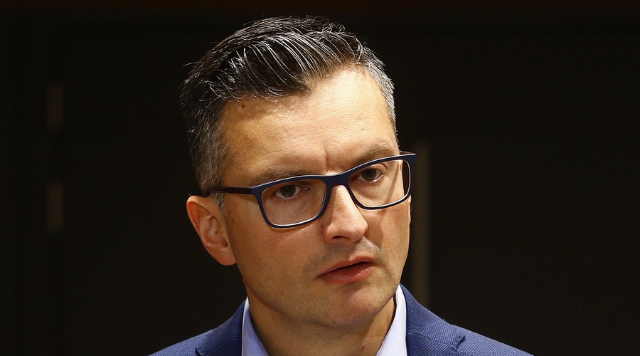 Marjan Šarec zavrača namige: "Slovenija se drži svojih zavez glede porabe za obrambo" (foto: Borut Živulović/Bobo)